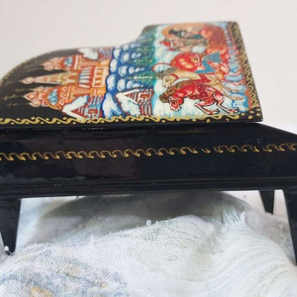 Ukrainian Hand-Painted Wooden Grand Piano Trinket Box - Picture 8 of 9